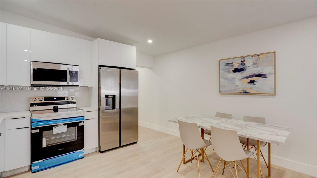 En Venta: $450,000 (4 camas, 2 baños, 1180 Pies cuadrados)