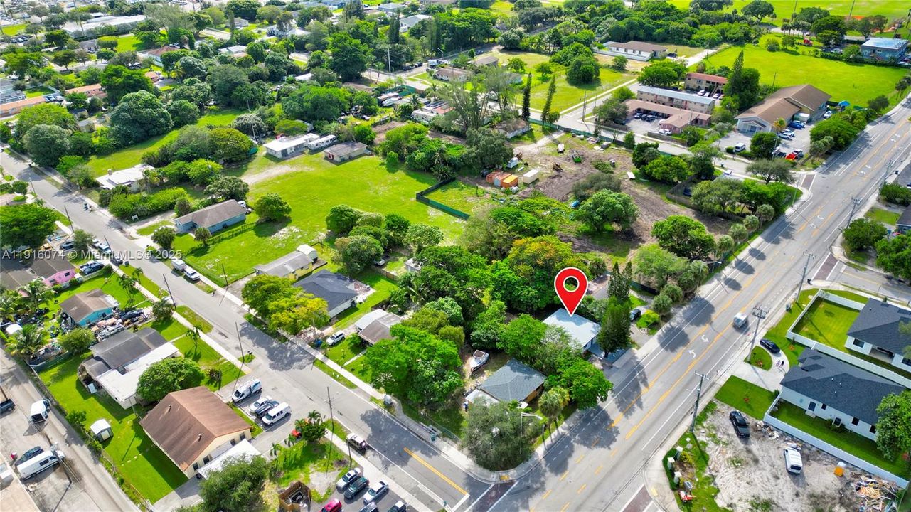 En Venta: $450,000 (4 camas, 2 baños, 1180 Pies cuadrados)