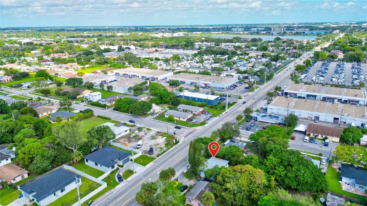 En Venta: $450,000 (4 camas, 2 baños, 1180 Pies cuadrados)