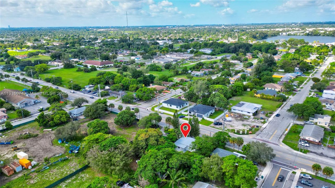 En Venta: $450,000 (4 camas, 2 baños, 1180 Pies cuadrados)