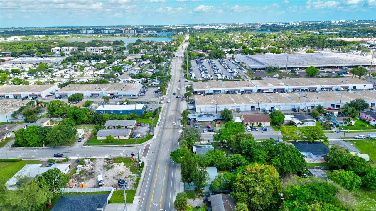 En Venta: $450,000 (4 camas, 2 baños, 1180 Pies cuadrados)