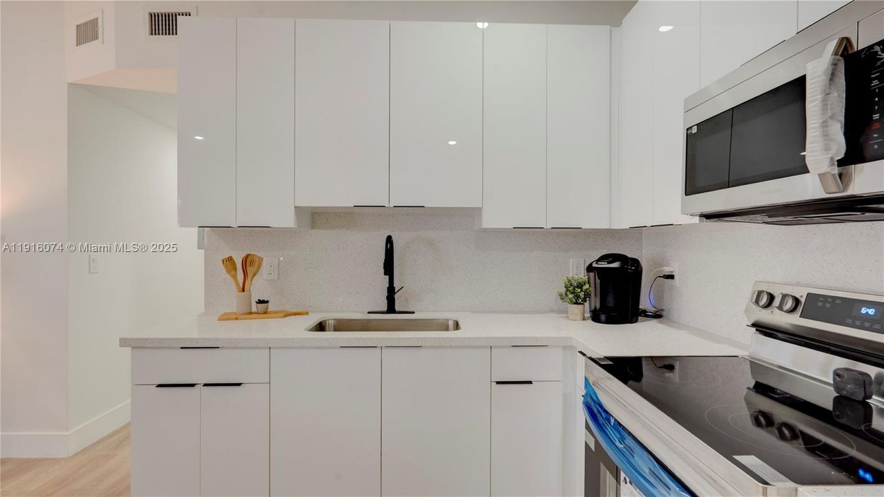 En Venta: $450,000 (4 camas, 2 baños, 1180 Pies cuadrados)