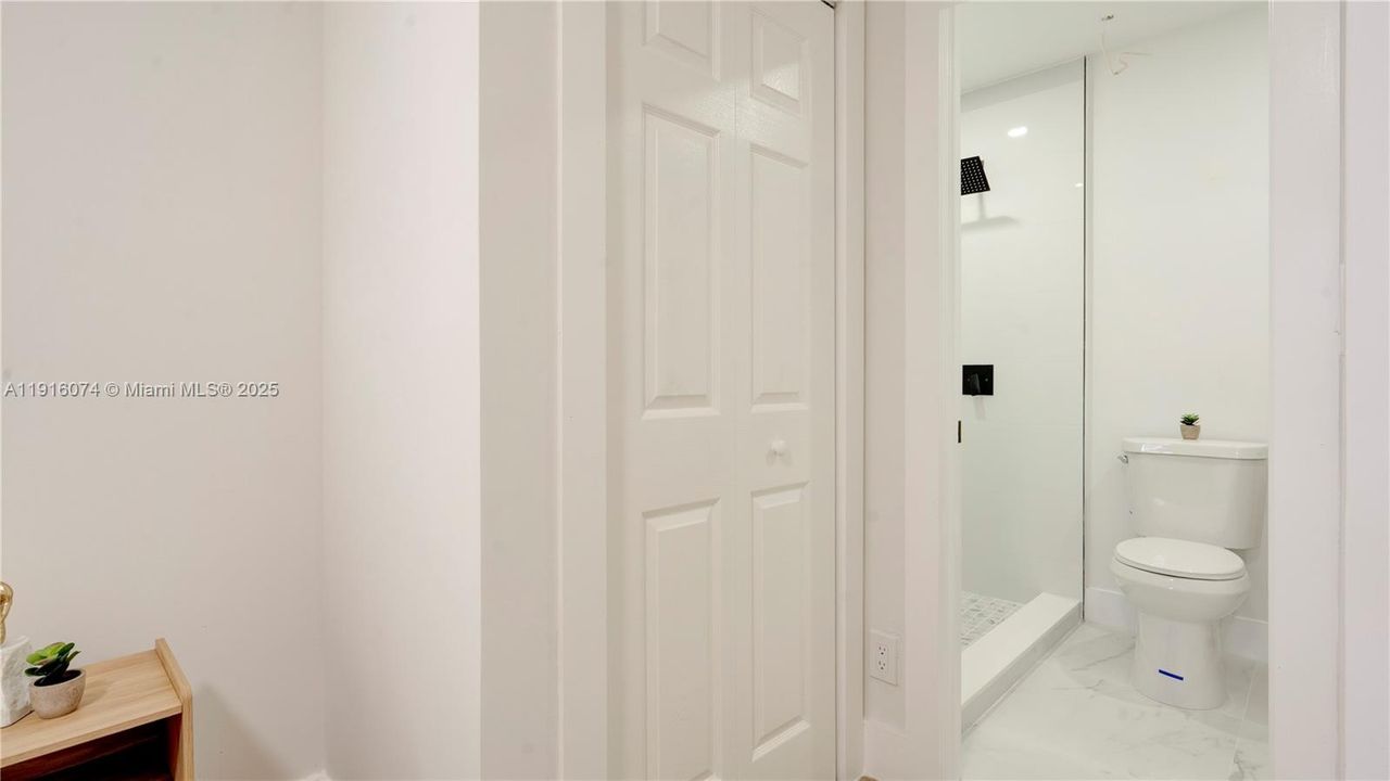 En Venta: $450,000 (4 camas, 2 baños, 1180 Pies cuadrados)