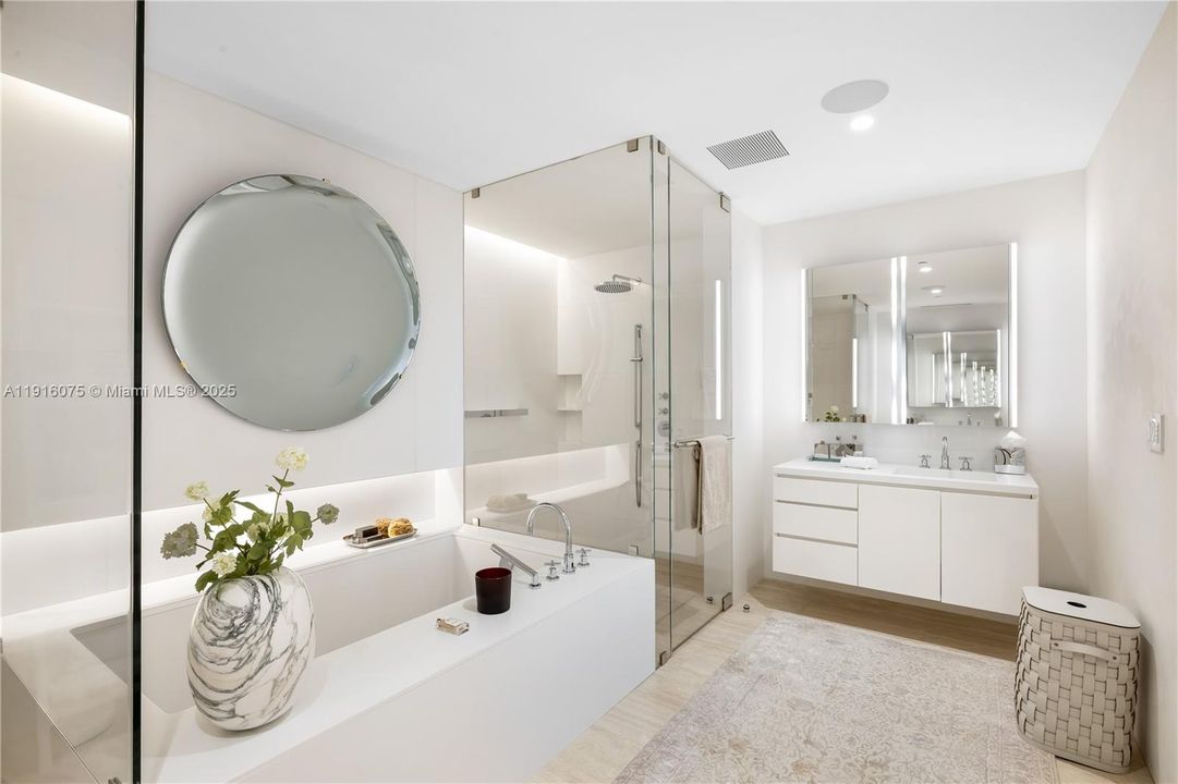 На продажу: $22,750,000 (4 спален, 3 ванн, 4638 Квадратных фут)