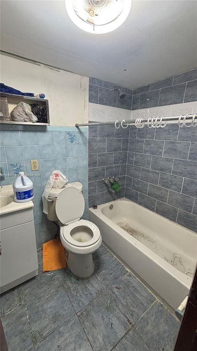 For Sale: $429,900 (4 beds, 3 baths, 1877 Square Feet)