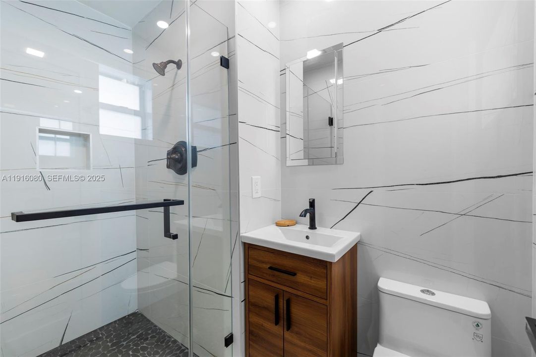 待售: $589,000 (3 贝兹, 2 浴室, 1050 平方英尺)