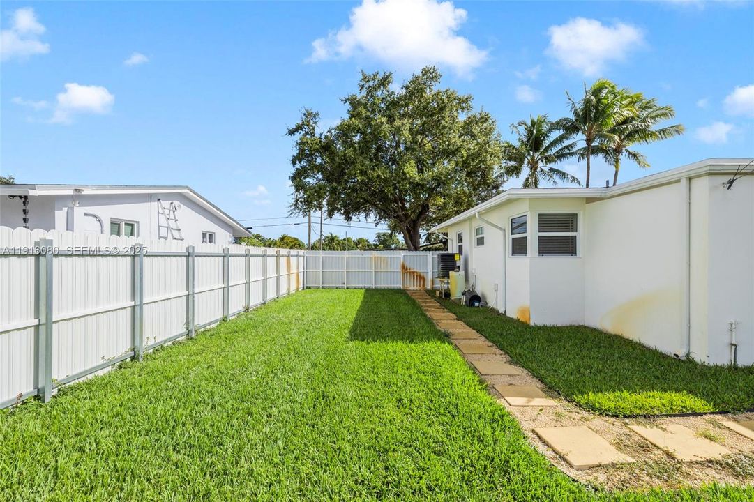 待售: $589,000 (3 贝兹, 2 浴室, 1050 平方英尺)