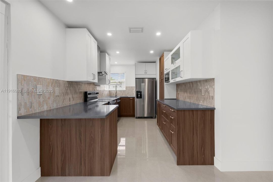 待售: $589,000 (3 贝兹, 2 浴室, 1050 平方英尺)