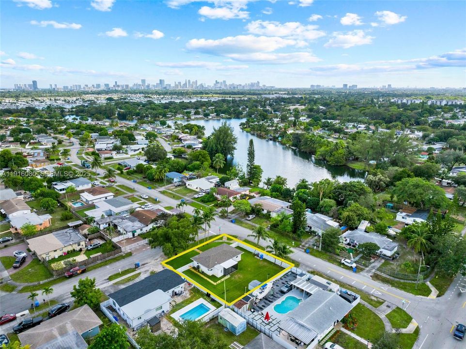 待售: $589,000 (3 贝兹, 2 浴室, 1050 平方英尺)