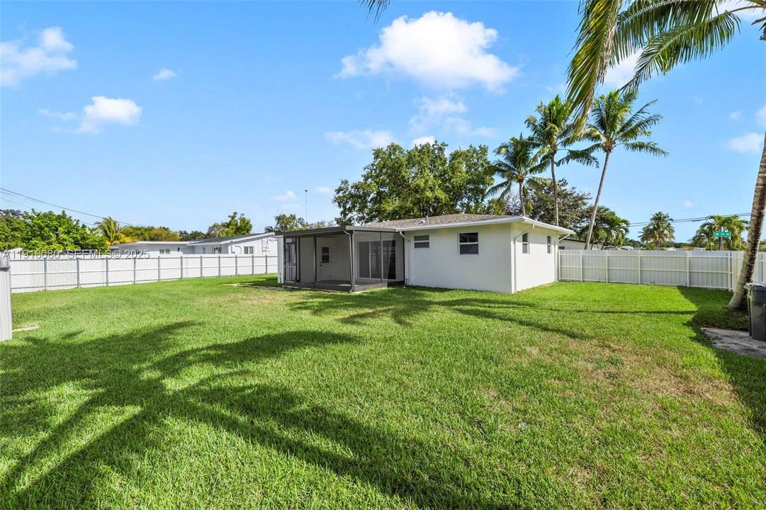 待售: $589,000 (3 贝兹, 2 浴室, 1050 平方英尺)