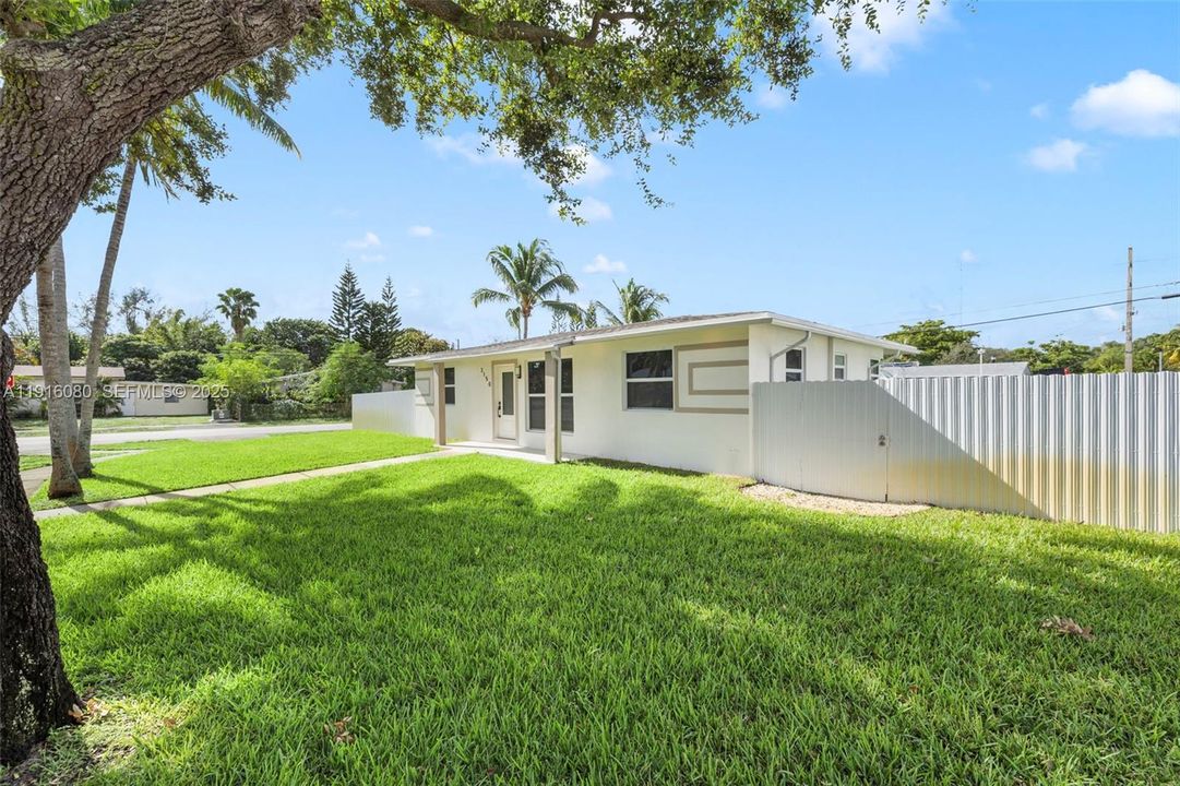 待售: $589,000 (3 贝兹, 2 浴室, 1050 平方英尺)