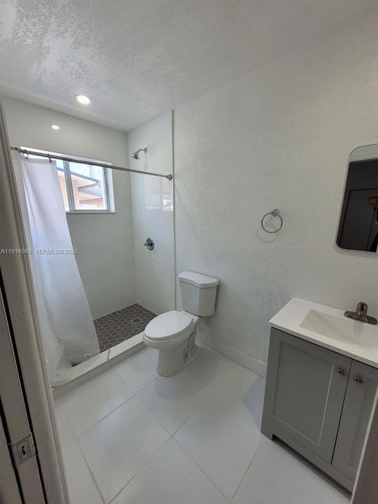 Recientemente alquilado: $2,500 (2 camas, 1 baños, 3120 Pies cuadrados)