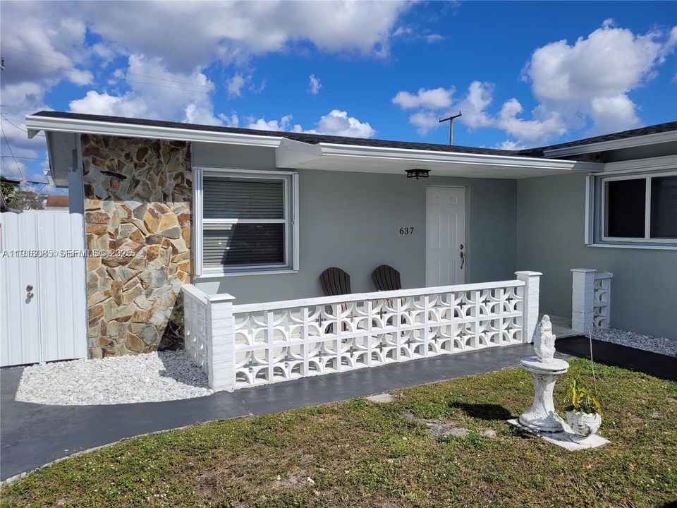 Recientemente alquilado: $2,500 (2 camas, 1 baños, 3120 Pies cuadrados)