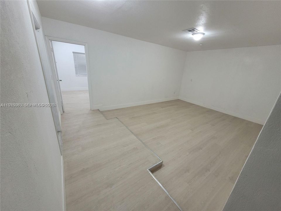 Recientemente alquilado: $2,500 (2 camas, 1 baños, 3120 Pies cuadrados)