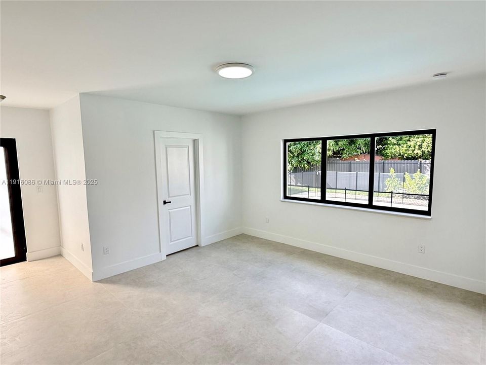 На продажу: $795,000 (5 спален, 4 ванн, 2208 Квадратных фут)