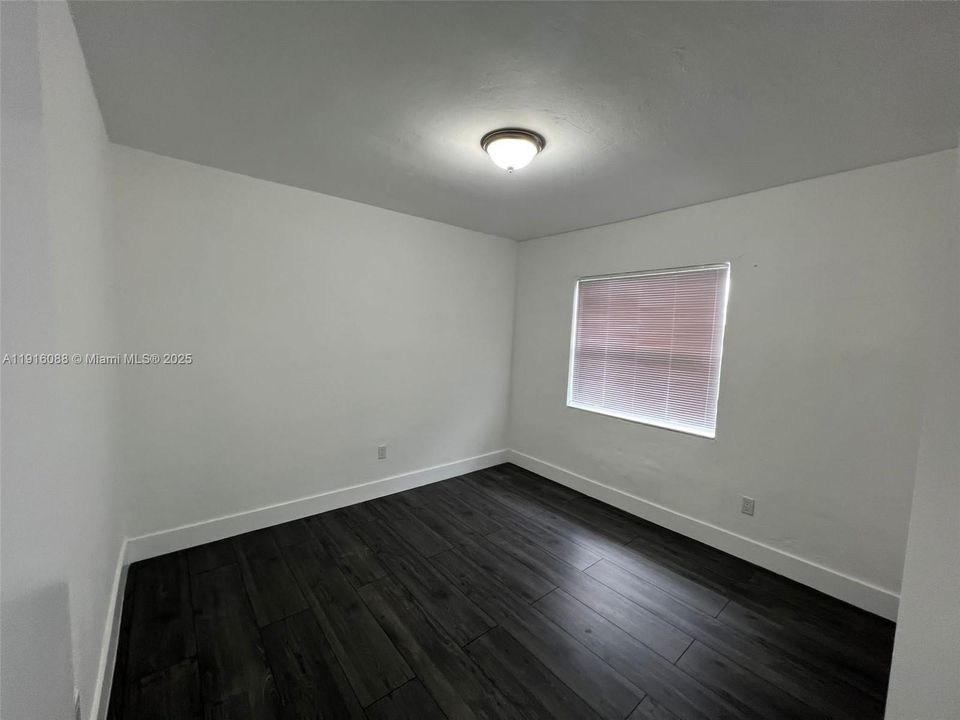 For Rent: $1,800 (1 beds, 1 baths, 500 Square Feet)