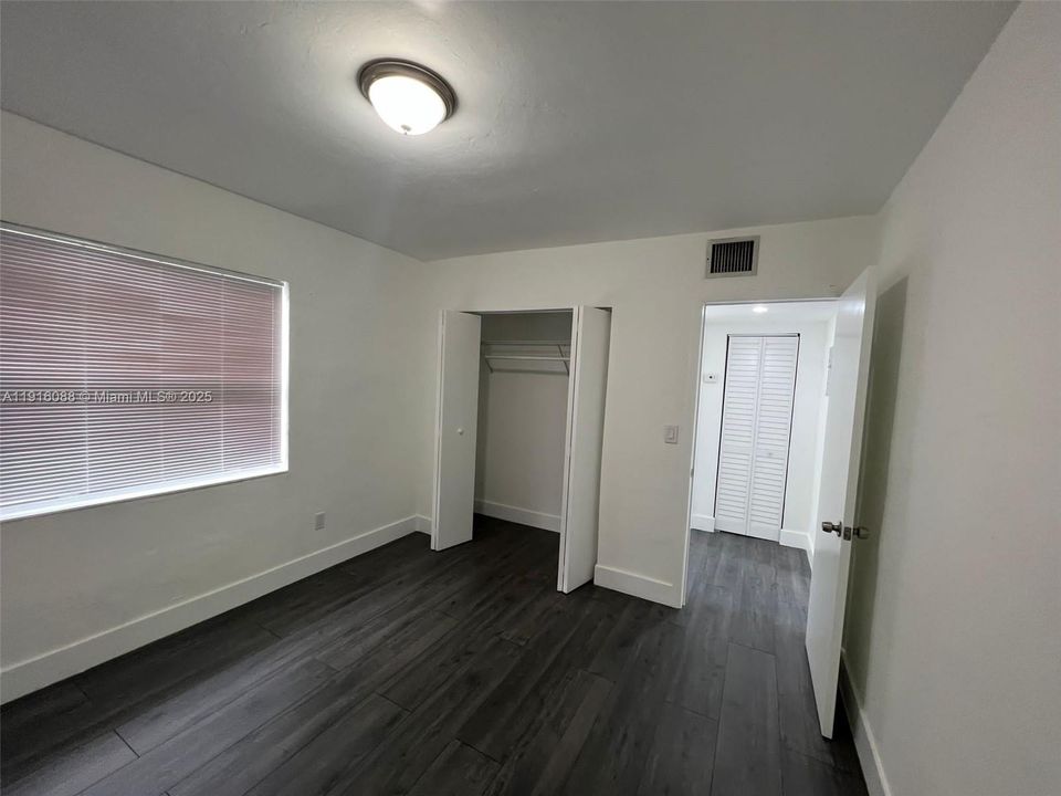 For Rent: $1,800 (1 beds, 1 baths, 500 Square Feet)