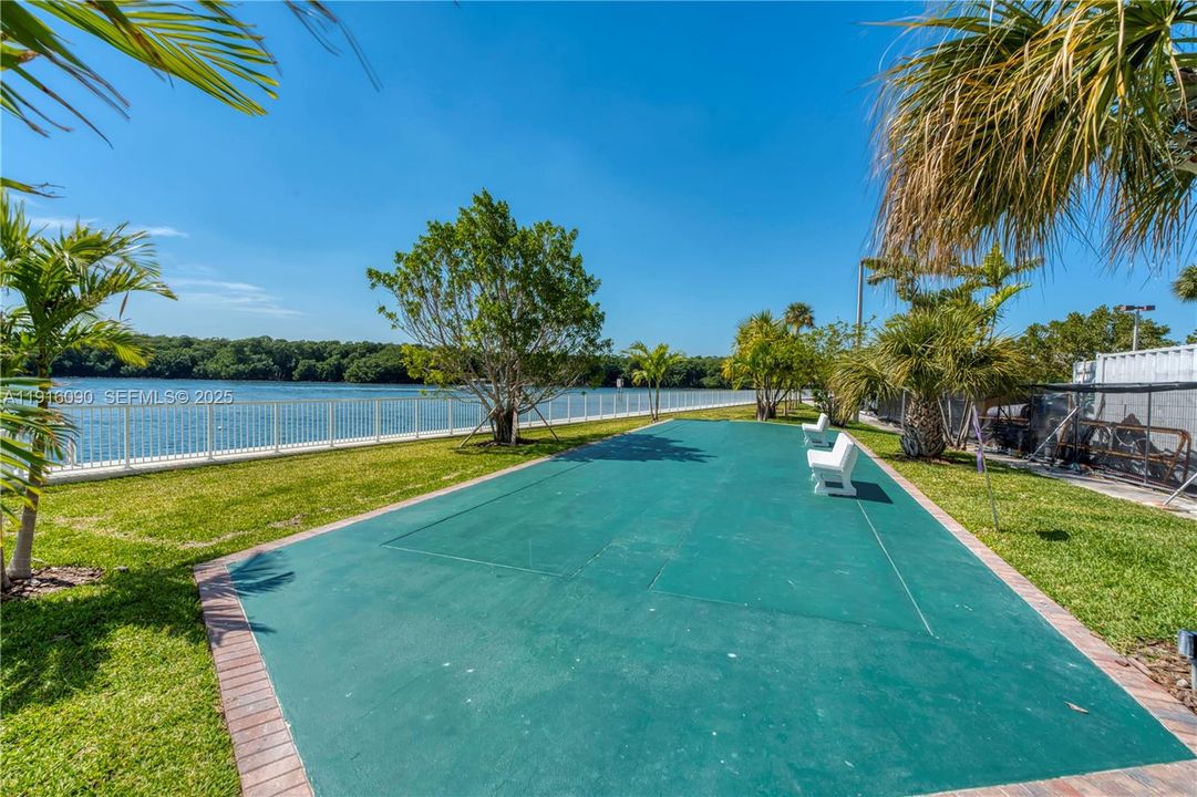 出租: $2,900 (2 贝兹, 2 浴室, 1350 平方英尺)