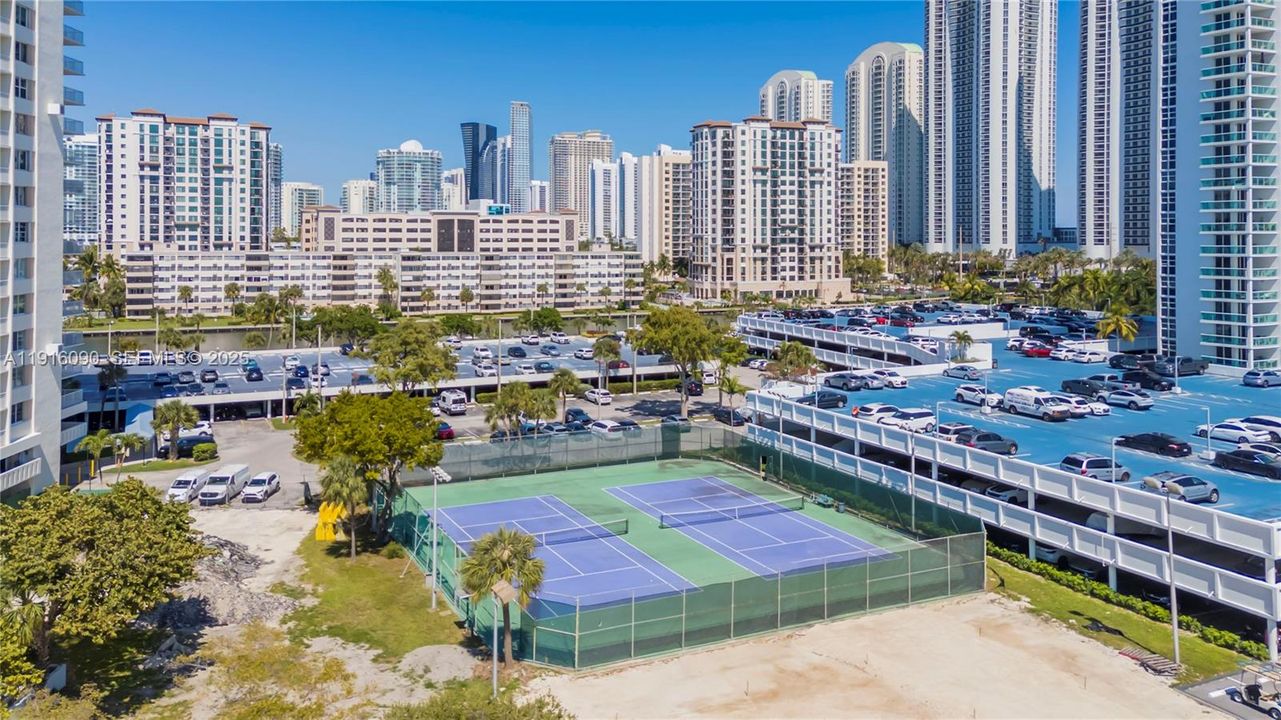 出租: $2,900 (2 贝兹, 2 浴室, 1350 平方英尺)