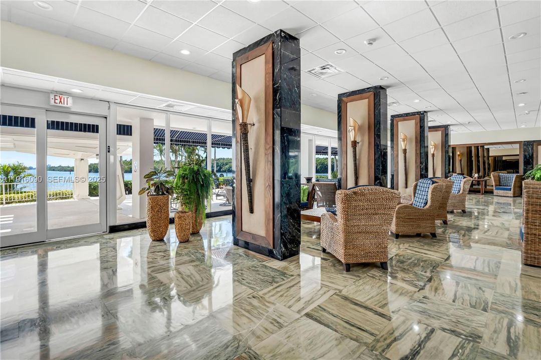 出租: $2,900 (2 贝兹, 2 浴室, 1350 平方英尺)