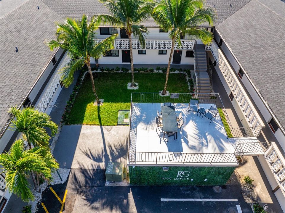 出租: $1,800 (1 贝兹, 1 浴室, 650 平方英尺)