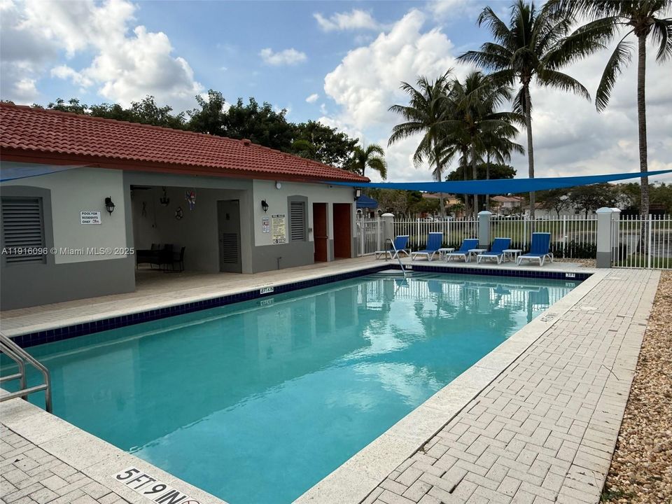 En Venta: $610,000 (4 camas, 3 baños, 1846 Pies cuadrados)