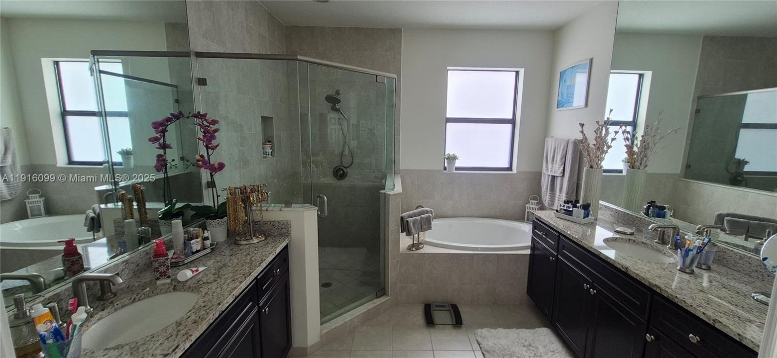 For Rent: $5,350 (4 beds, 3 baths, 2650 Square Feet)