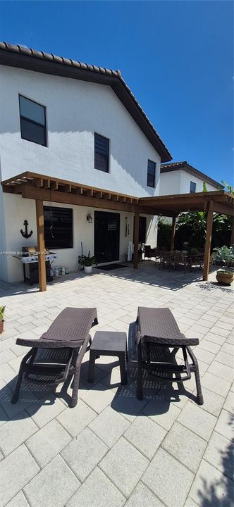 For Rent: $5,350 (4 beds, 3 baths, 2650 Square Feet)