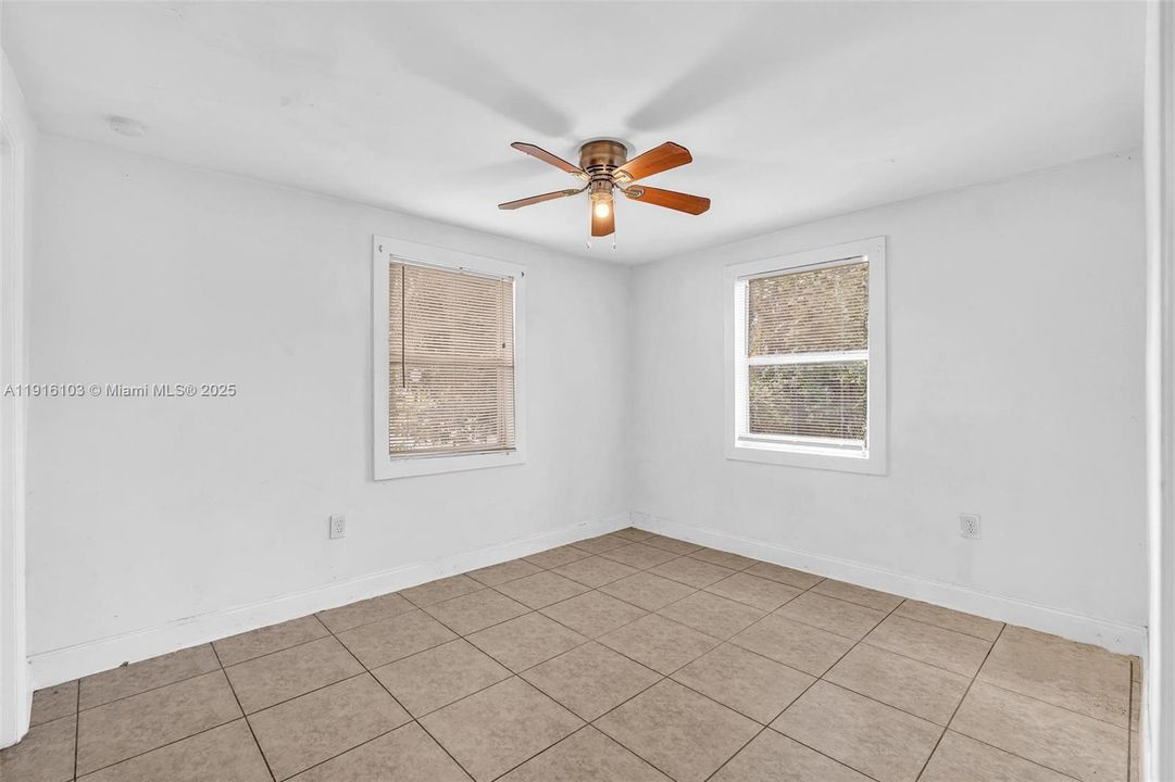 En Venta: $375,000 (3 camas, 1 baños, 1252 Pies cuadrados)