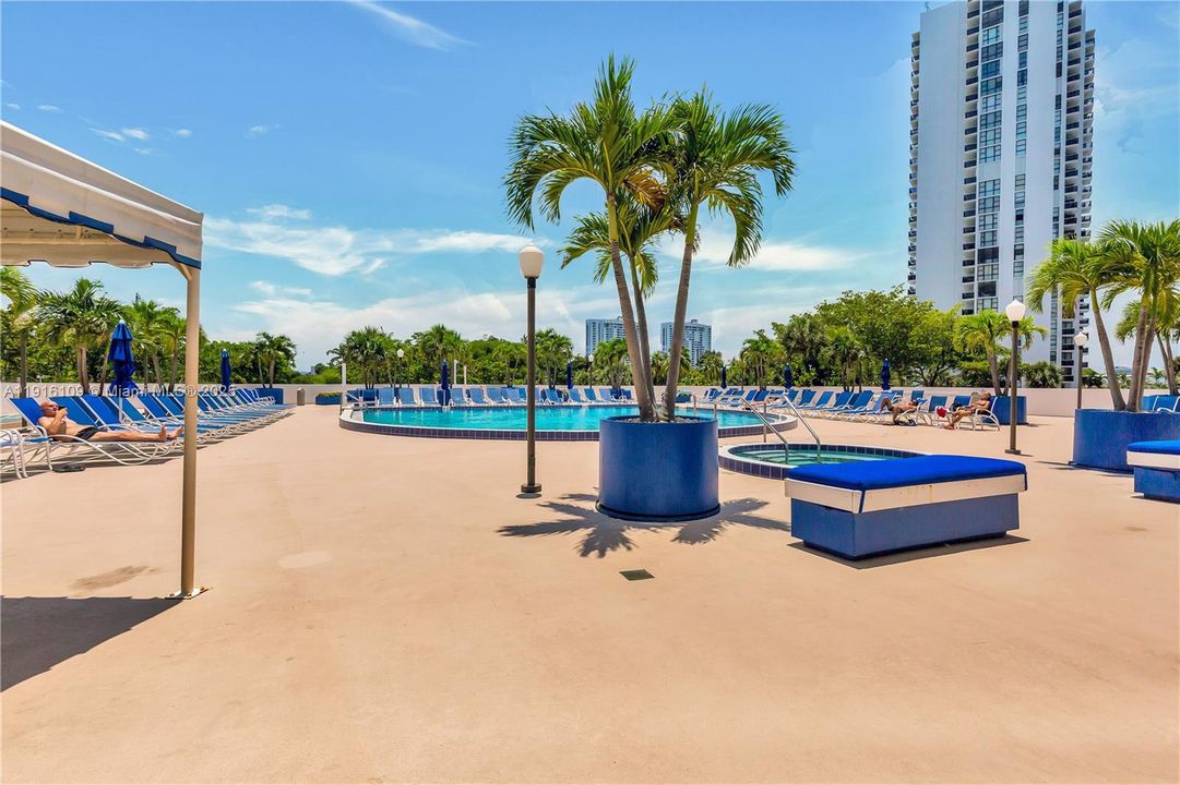 待售: $440,000 (2 贝兹, 2 浴室, 1150 平方英尺)