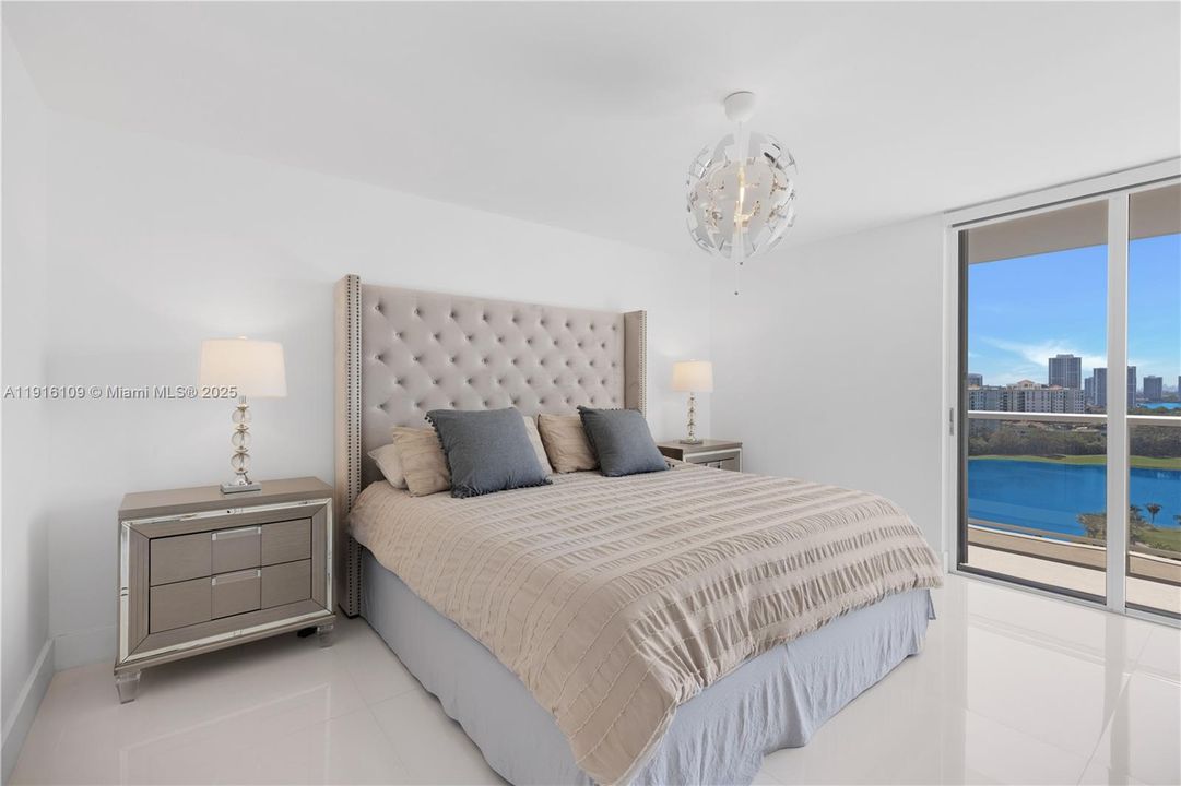 待售: $440,000 (2 贝兹, 2 浴室, 1150 平方英尺)