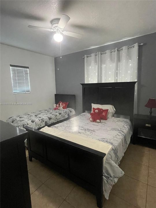 出租: $3,450 (5 贝兹, 3 浴室, 2170 平方英尺)