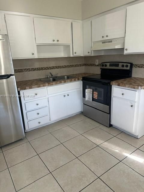 For Rent: $1,950 (2 beds, 1 baths, 1697 Square Feet)
