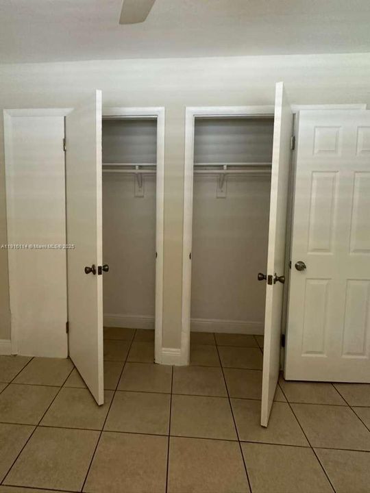 For Rent: $1,950 (2 beds, 1 baths, 1697 Square Feet)