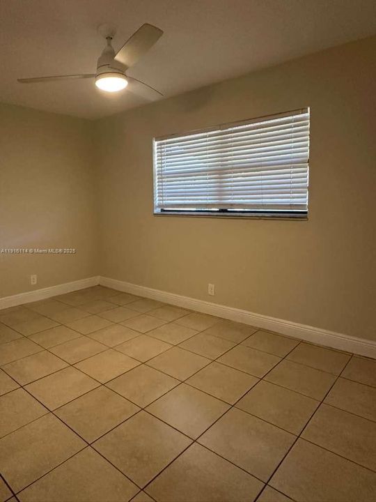 For Rent: $1,950 (2 beds, 1 baths, 1697 Square Feet)