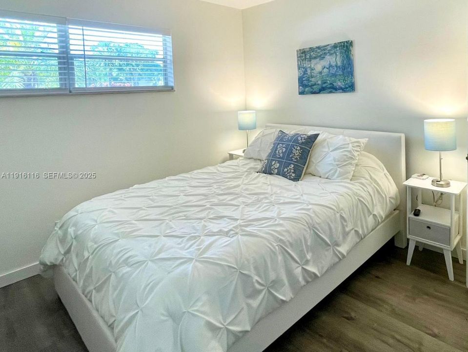 For Sale: $257,000 (2 beds, 2 baths, 1170 Square Feet)