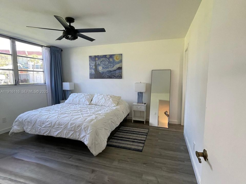 For Sale: $257,000 (2 beds, 2 baths, 1170 Square Feet)