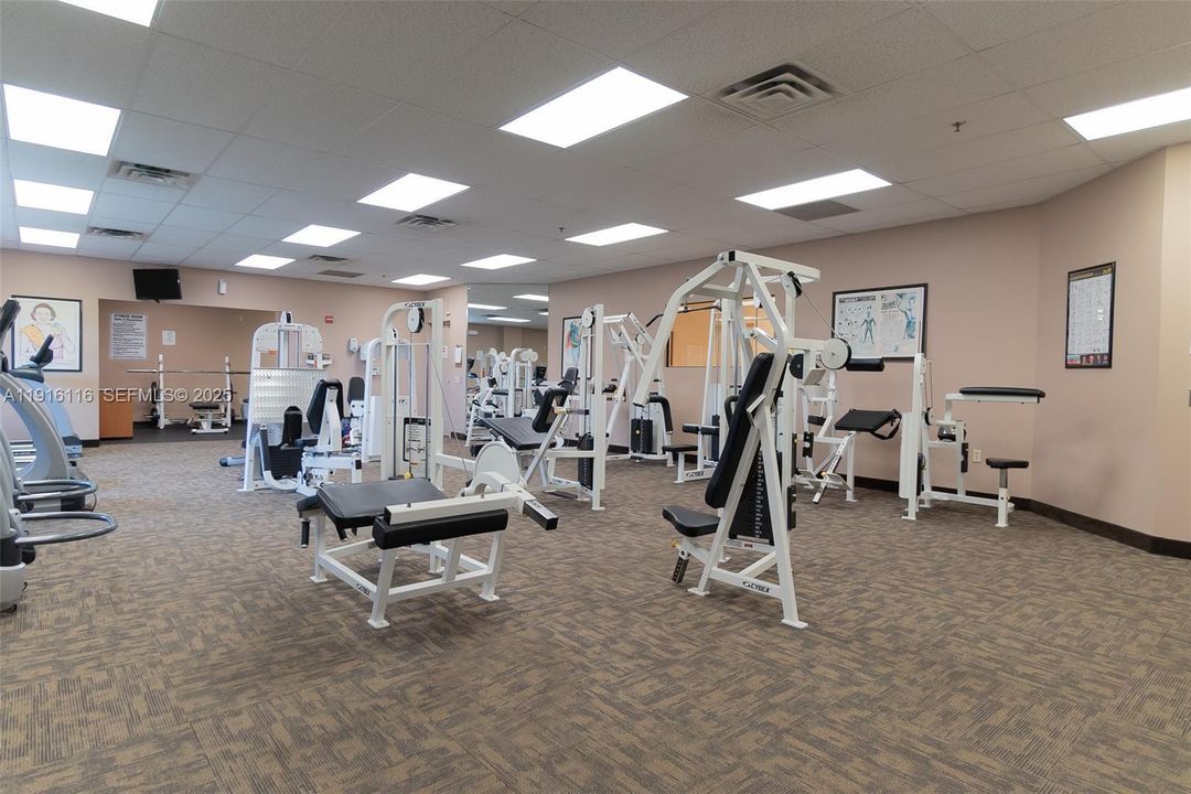 For Sale: $257,000 (2 beds, 2 baths, 1170 Square Feet)