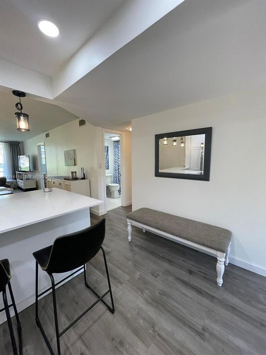 For Sale: $257,000 (2 beds, 2 baths, 1170 Square Feet)