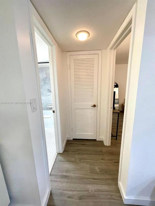 For Sale: $257,000 (2 beds, 2 baths, 1170 Square Feet)