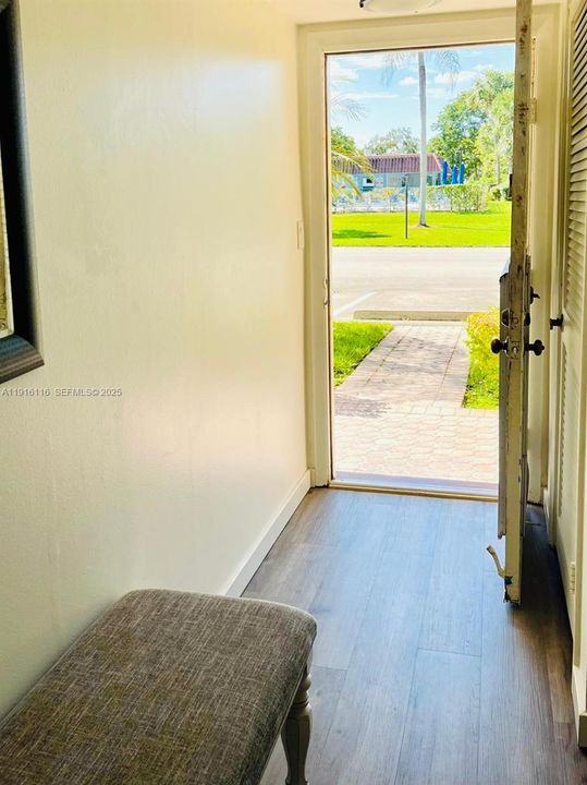 For Sale: $257,000 (2 beds, 2 baths, 1170 Square Feet)