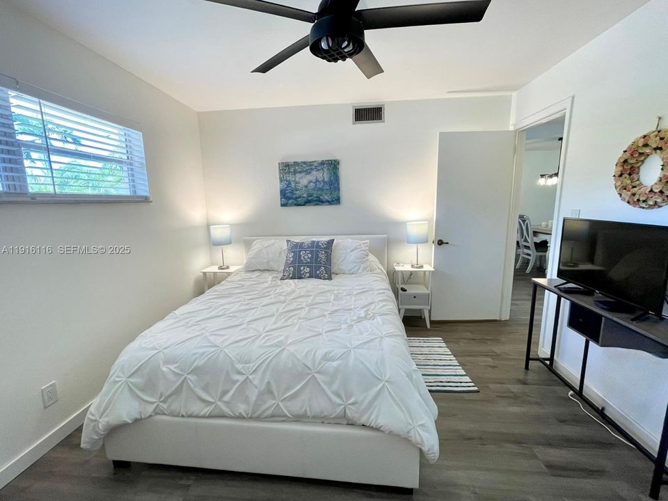 For Sale: $257,000 (2 beds, 2 baths, 1170 Square Feet)