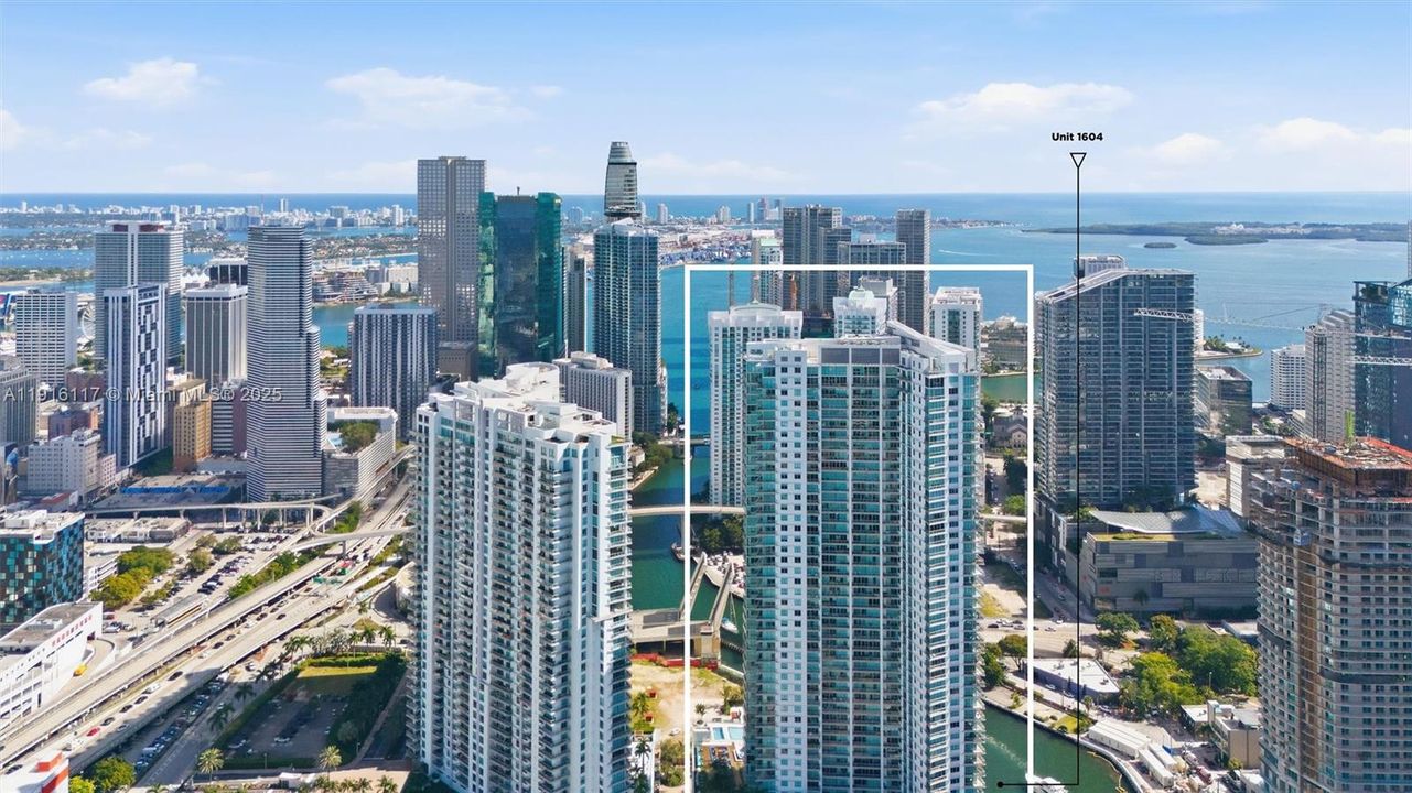 合同活跃: $4,500 (2 贝兹, 2 浴室, 1121 平方英尺)