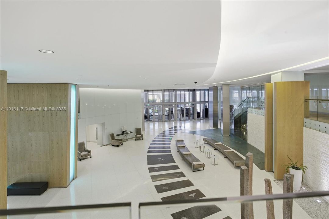 合同活跃: $4,500 (2 贝兹, 2 浴室, 1121 平方英尺)