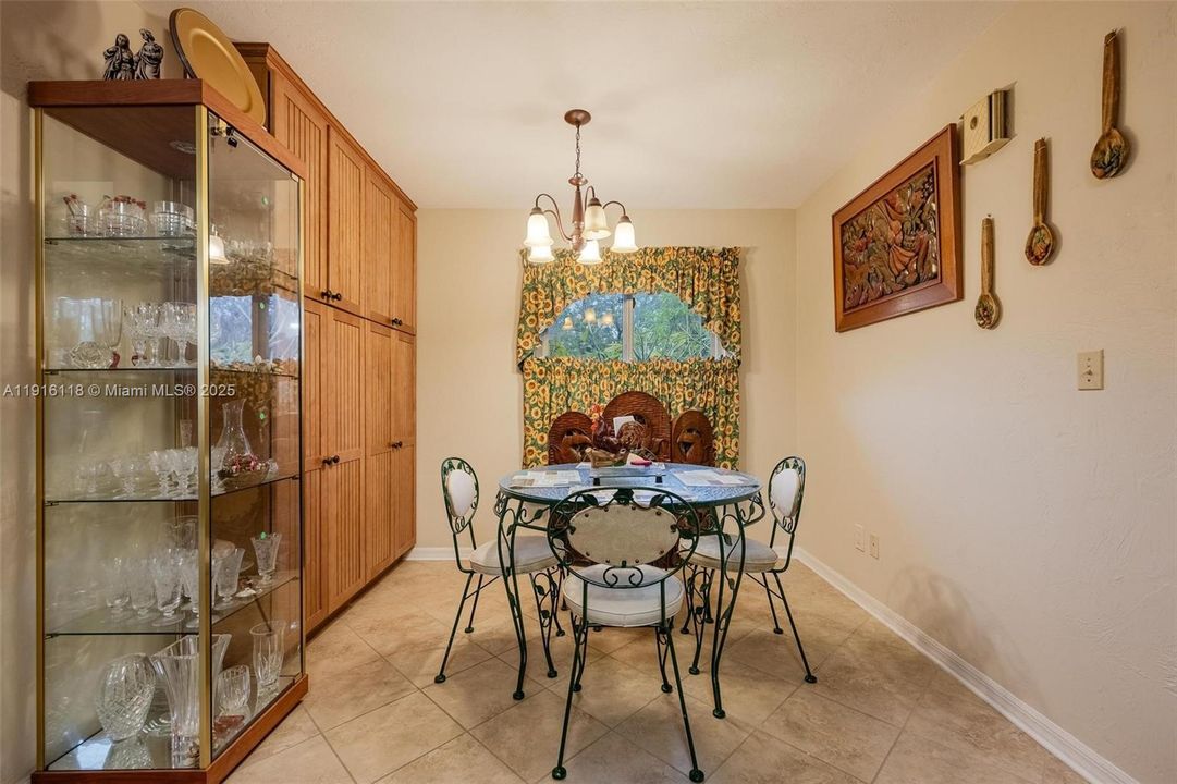 For Sale: $449,000 (3 beds, 3 baths, 1864 Square Feet)