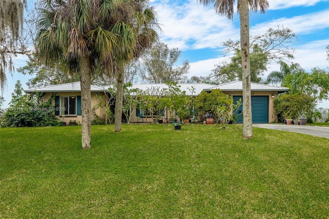 For Sale: $449,000 (3 beds, 3 baths, 1864 Square Feet)