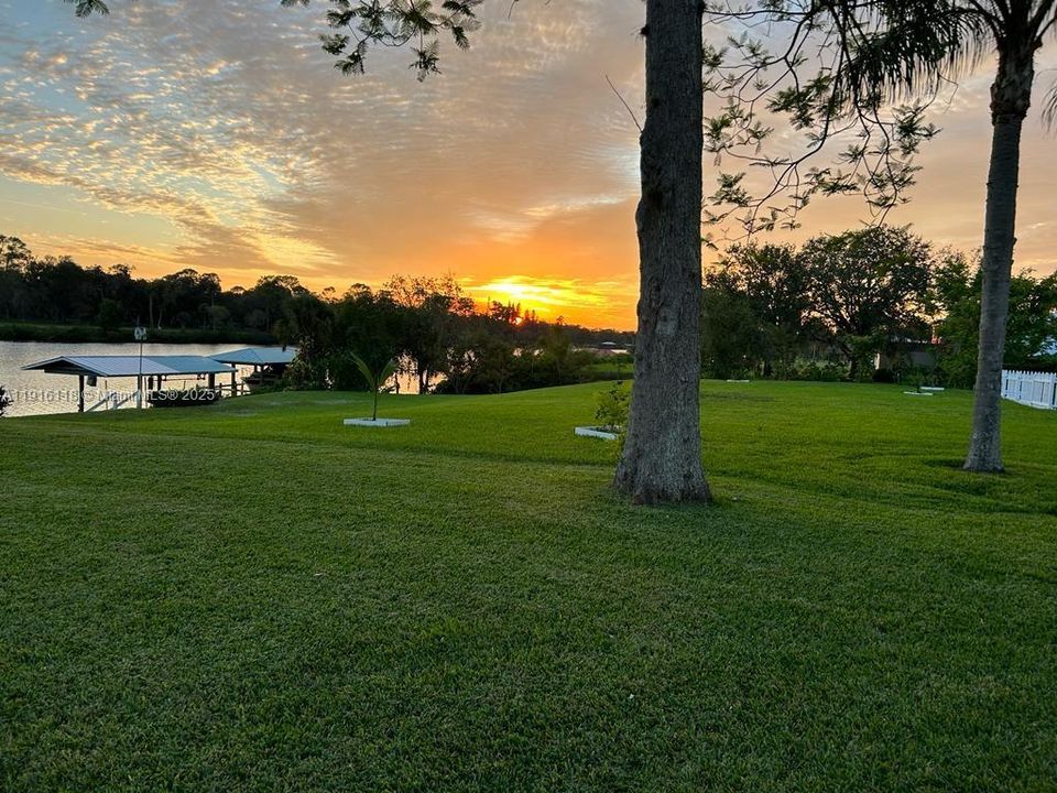 For Sale: $449,000 (3 beds, 3 baths, 1864 Square Feet)