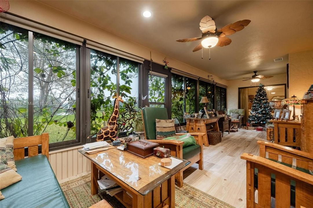 For Sale: $449,000 (3 beds, 3 baths, 1864 Square Feet)