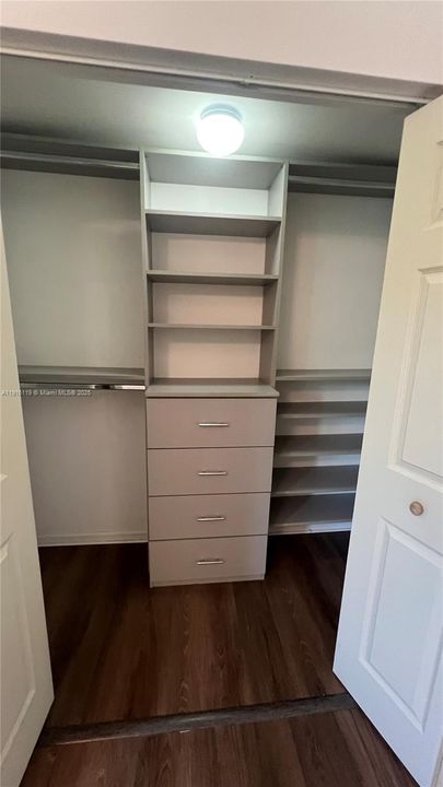 For Sale: $495,000 (2 beds, 2 baths, 1174 Square Feet)