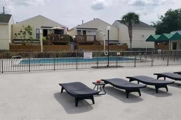 На продажу: $185,000 (1 спален, 1 ванн, 627 Квадратных фут)